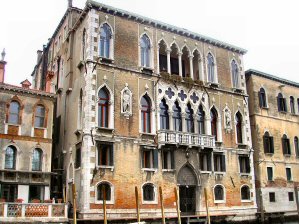 Venise : palais Cozzi Durazzo, Loredan ou de l'Amabassadeur.
