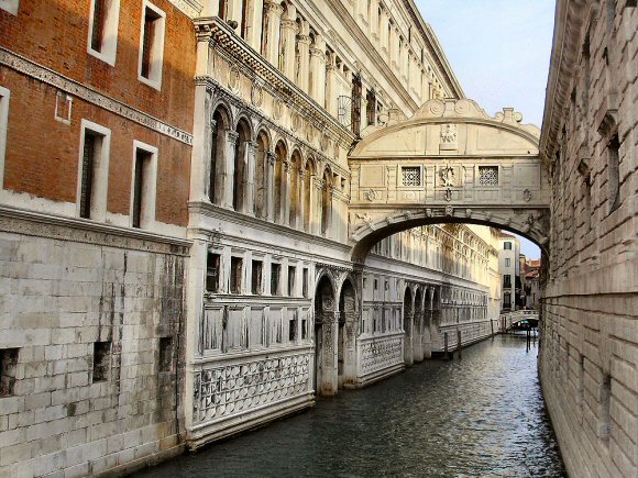 Venise : le pont des Soupirs.