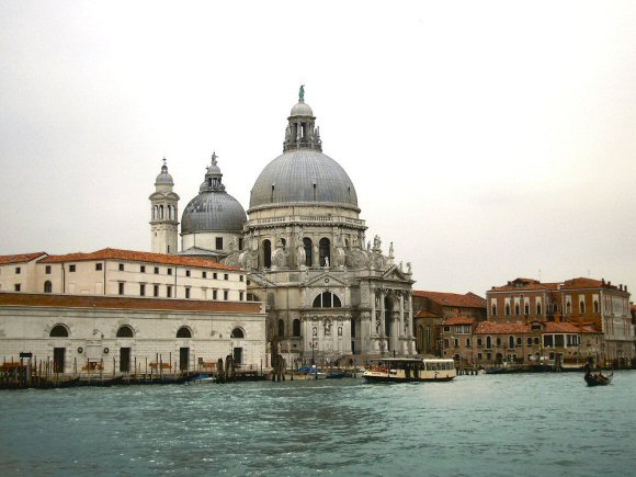 Venise : l'glise de la Salute.