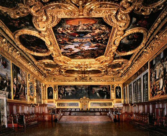 Venise : salle des Pregadi, dans le palais des Doges.