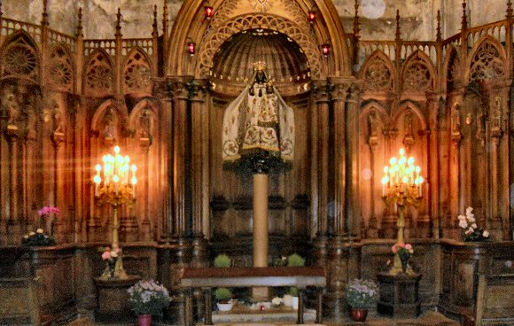 Chartres : Vierge du pilier.