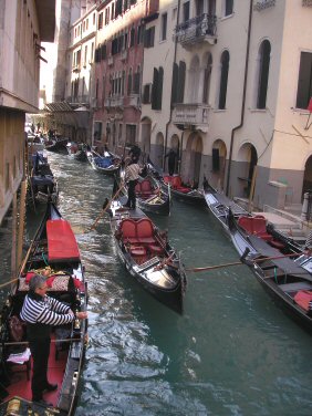 Venise : la grande fentre du palais des Doges, cot Ouest.