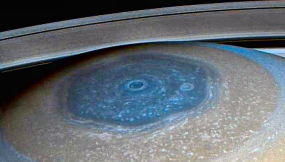 Structure hexagonale au pôle nord de Saturne.